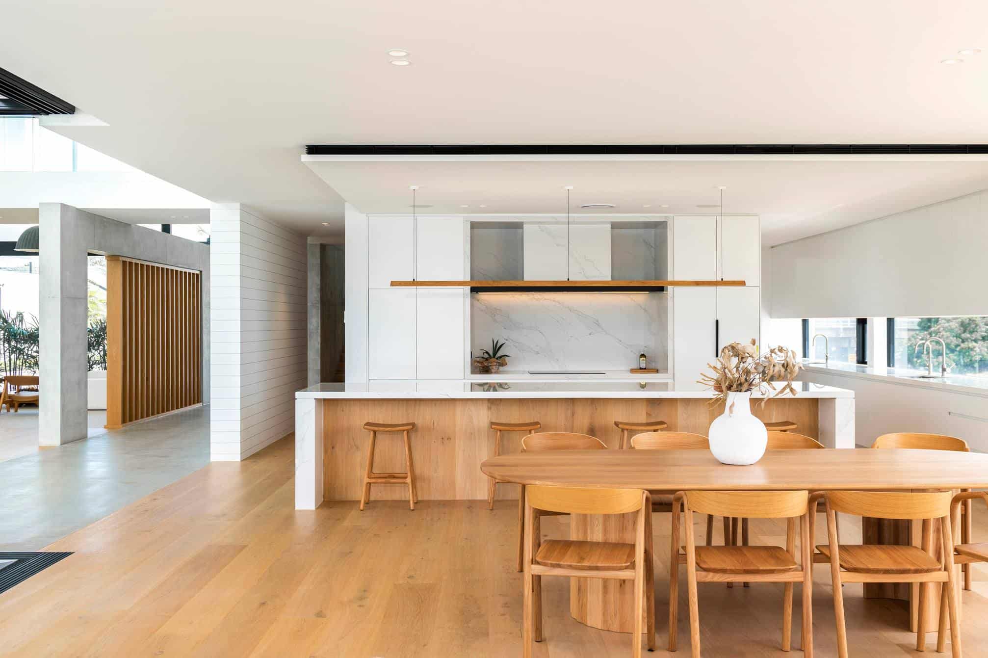 87-89 Monaco St, Broadbeach Waters - Ducted vent and grille in kitchen in dining