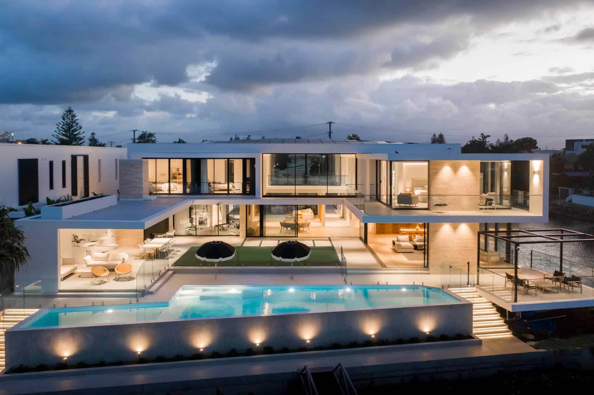 87-89 Monaco St, Broadbeach Waters - Frontage 2